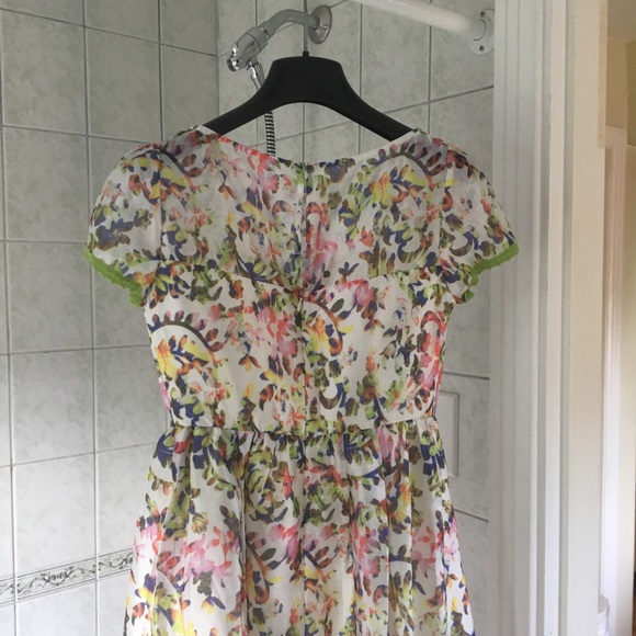 Colorful Floral Summer Dress - Picture 6 of 7